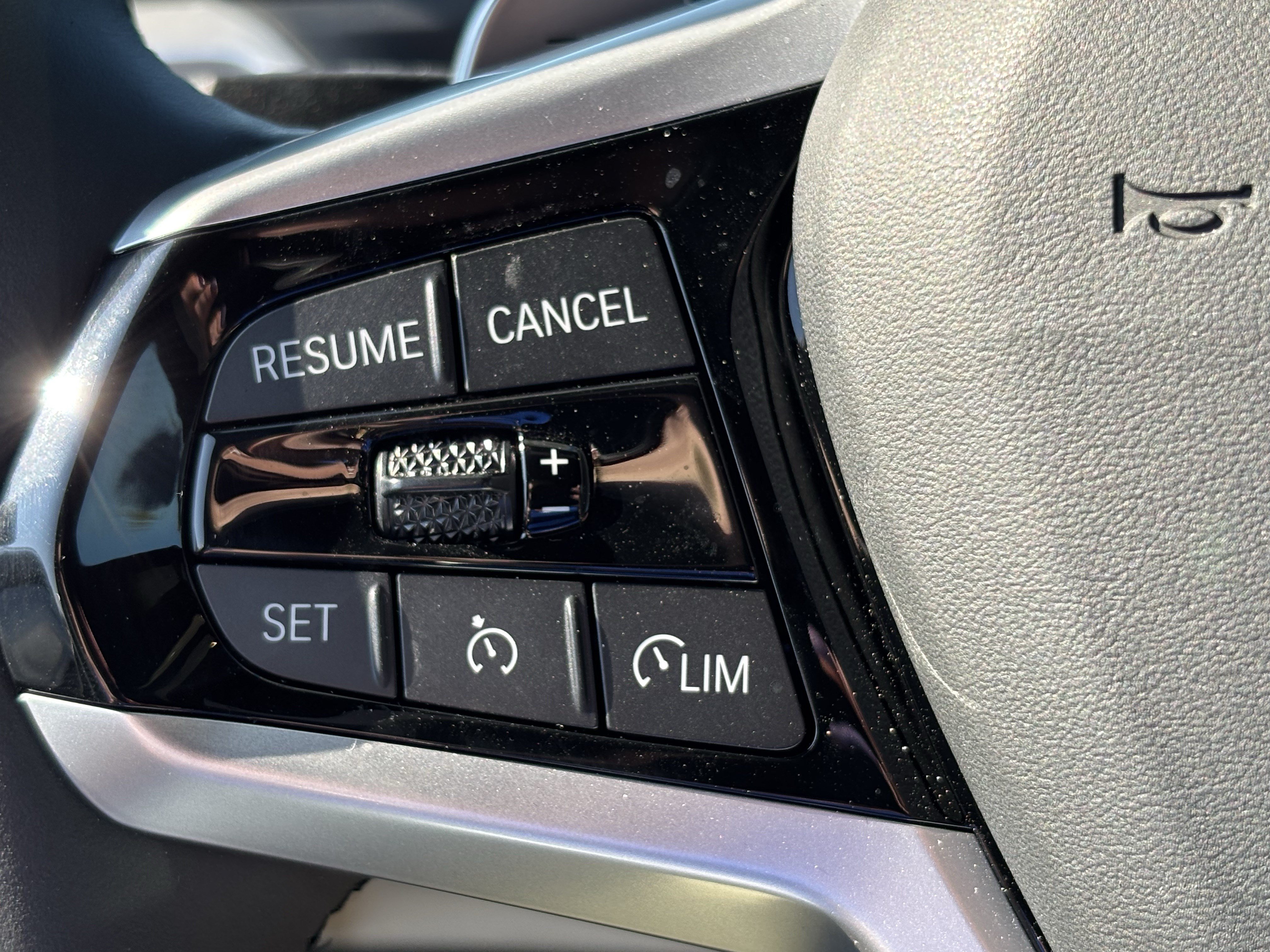 Certified 2025 BMW 330i Sedan RWD image 19