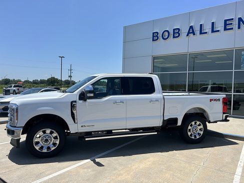 New 2026 Ford F250 Lariat w/ Chrome Package AWD/4WD image 2