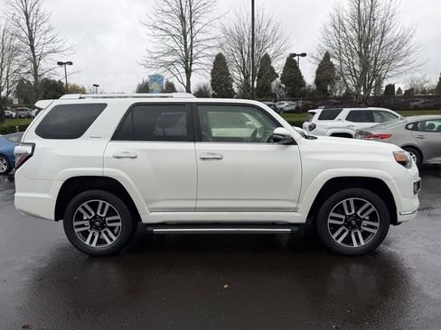 Used 2016 Toyota 4Runner Limited image 8
