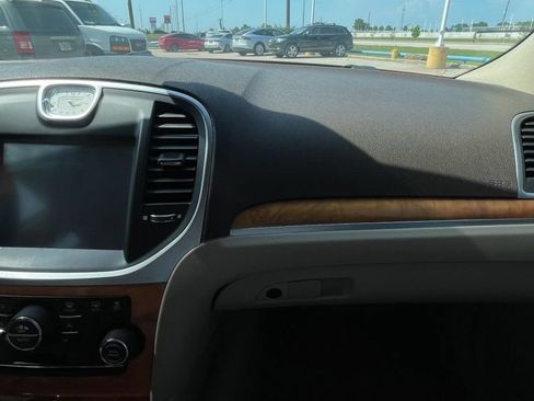 Used 2014 Chrysler 300 C w/ Beats Audio Group RWD image 25