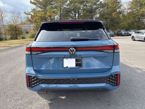 New 2026 Volkswagen Tiguan SE R-Line FWD image 5