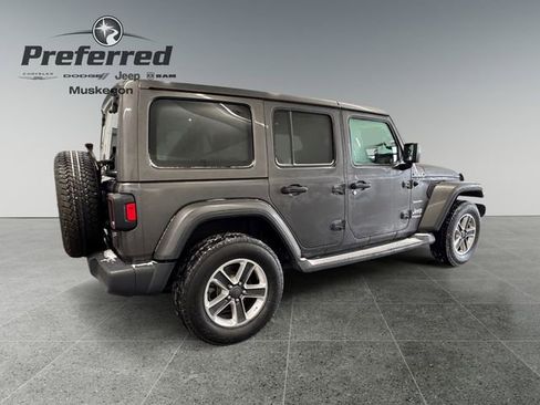 Used 2018 Jeep Wrangler Unlimited Sahara w/ Dual Top Group image 20
