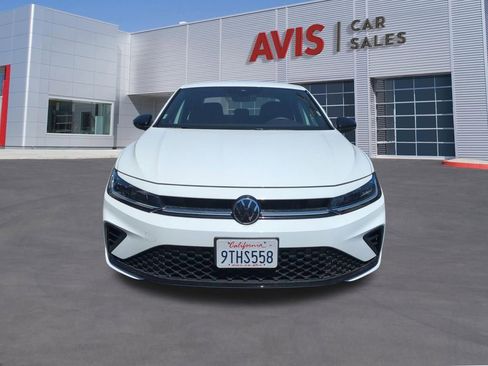 Used 2025 Volkswagen Jetta Sport FWD image 2