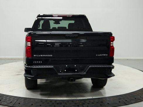 Used 2023 Chevrolet Silverado 1500 Custom AWD/4WD image 7