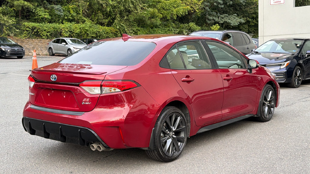Used 2025 Toyota Corolla SE FWD image 4