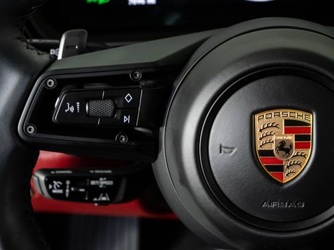 Certified 2024 Porsche Cayenne Coupe AWD/4WD image 10