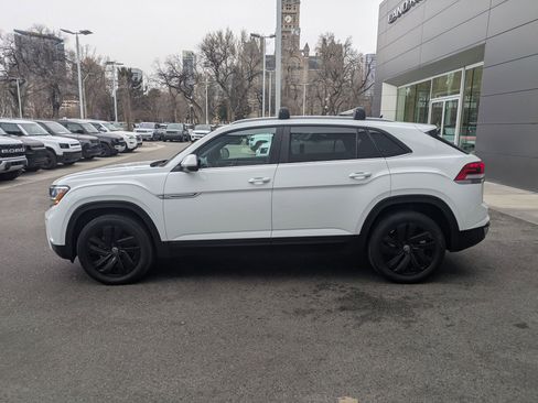 Used 2022 Volkswagen Atlas Cross Sport SE image 7