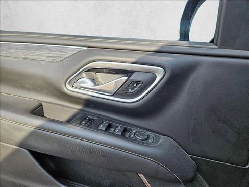 Used 2021 GMC Yukon XL SLT w/ SLT Premium Package image 15