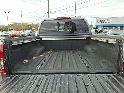 Used 2019 Nissan Frontier PRO-4X image 28