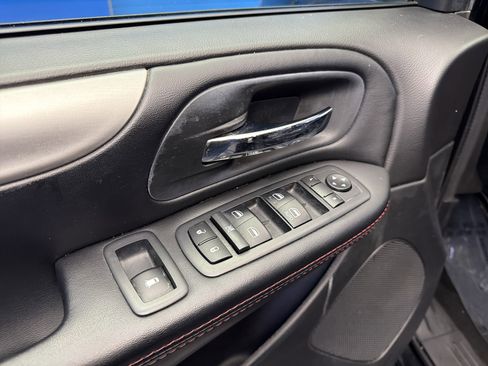 Used 2019 Dodge Grand Caravan GT FWD image 10