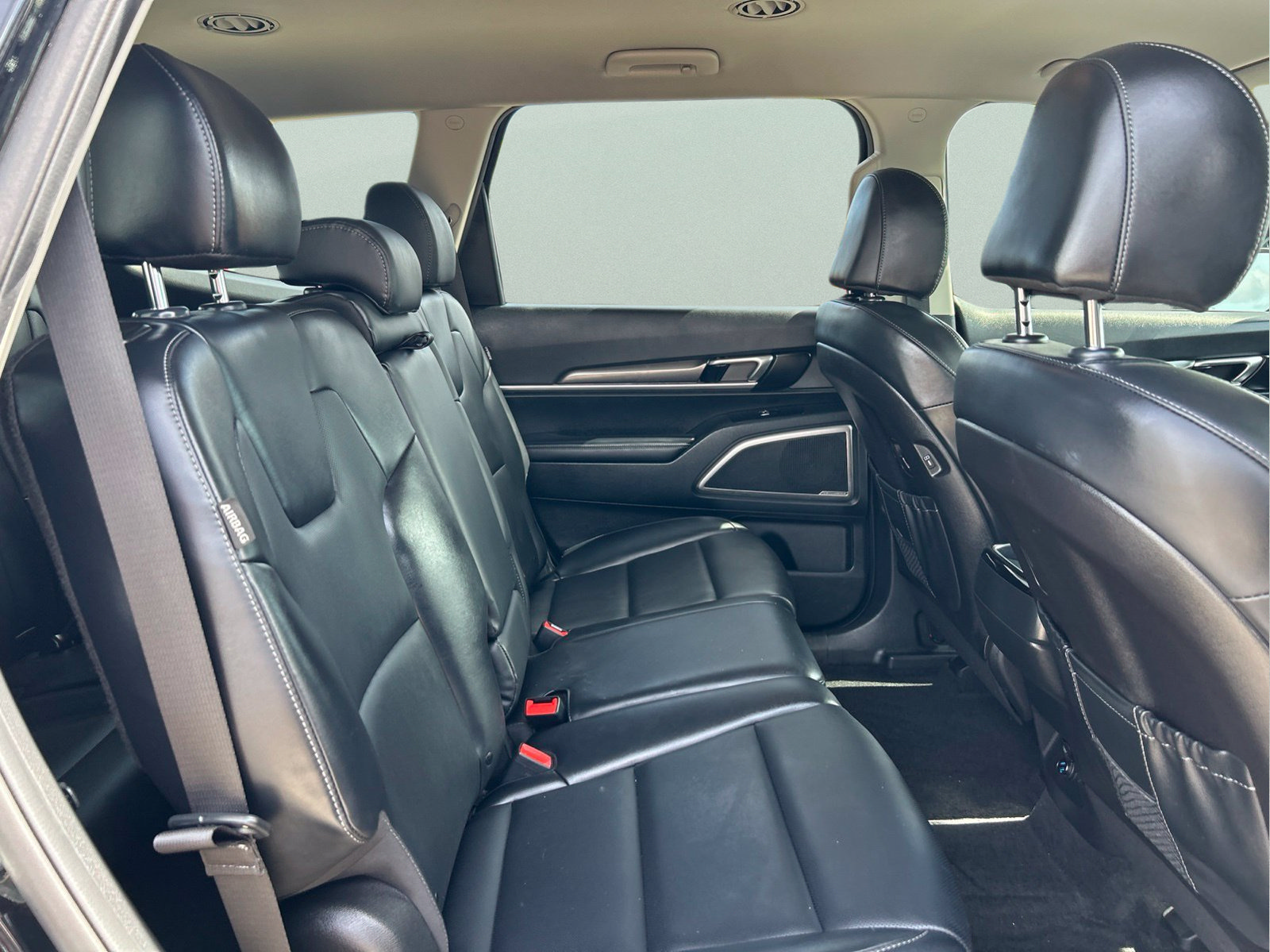 Used 2025 Kia Telluride LX FWD image 12