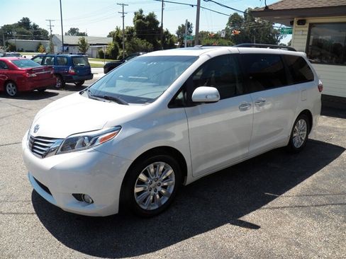 Used 2015 Toyota Sienna Limited Premium w/ Advanced Technology Package FWD image 2