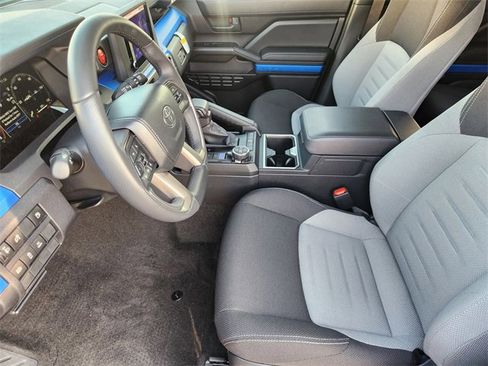 Used 2025 Toyota 4Runner TRD Off-Road image 9