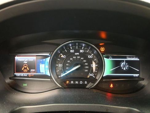 Used 2017 Ford Explorer XLT w/ Equipment Group 202A AWD/4WD image 18