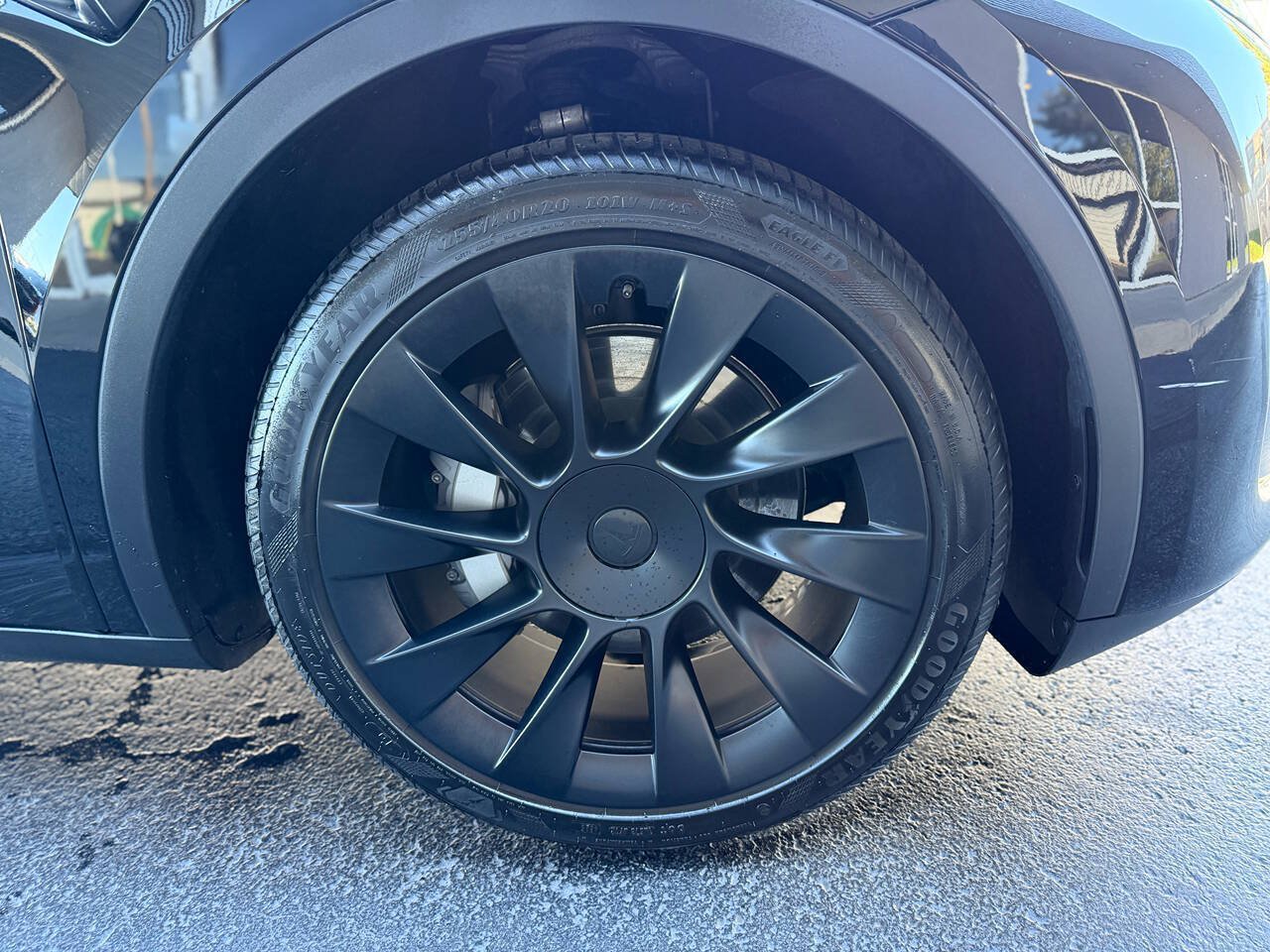 Used 2023 Tesla Model Y Long Range AWD/4WD image 5