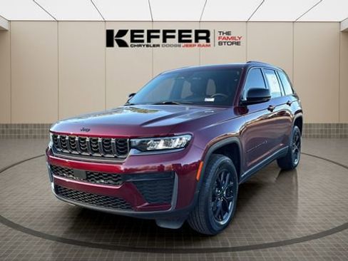 New 2026 Jeep Grand Cherokee Altitude AWD/4WD image 1