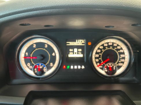 Used 2018 RAM 2500 Tradesman w/ Chrome Appearance Group AWD/4WD image 10