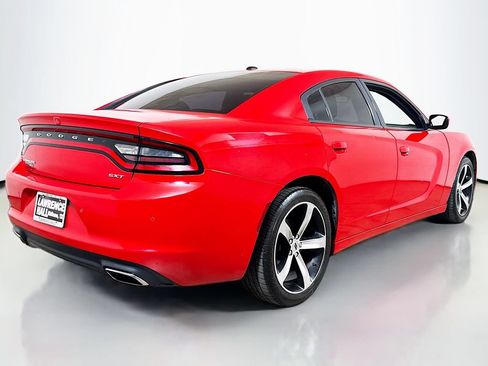 Used 2018 Dodge Charger SXT RWD image 4