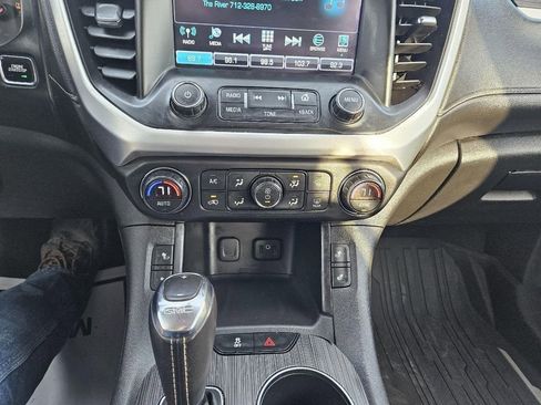 Used 2019 GMC Acadia SLT image 14