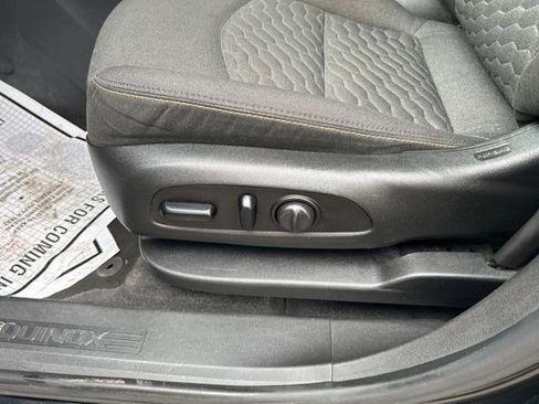 Used 2020 Chevrolet Equinox LT image 14