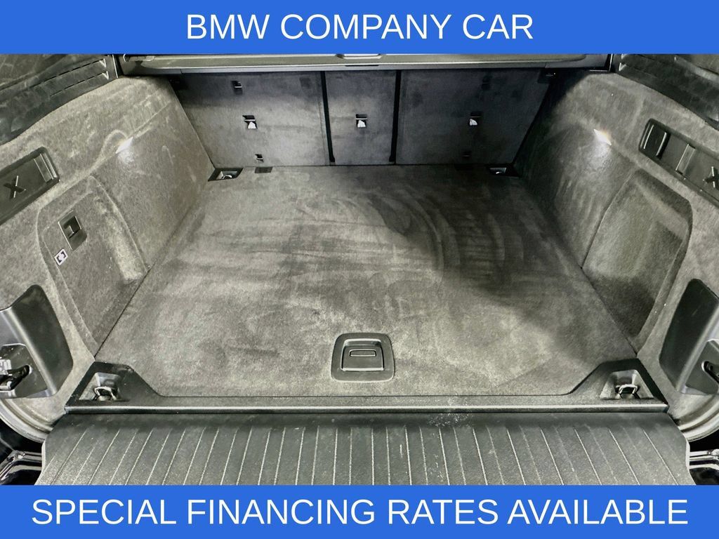 Used 2026 BMW X5 xDrive40i w/ M Sport Package AWD/4WD image 32