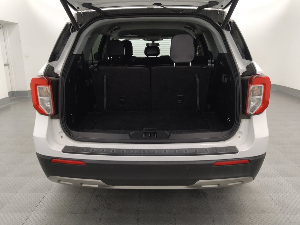 Used 2021 Ford Explorer XLT w/ Equipment Group 202A RWD image 29