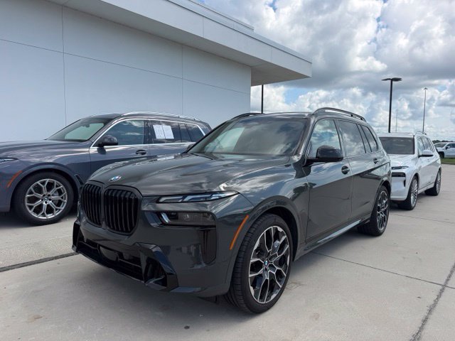 Used 2026 BMW X7 xDrive40i w/ M Sport Package AWD/4WD image 1