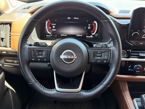 Used 2023 Nissan Pathfinder Platinum w/ Lighting Package (N92) image 13