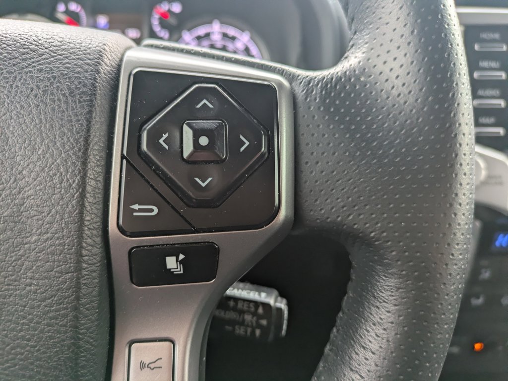 Used 2022 Toyota 4Runner Limited AWD/4WD image 25