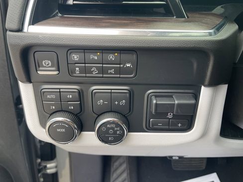 Certified 2025 Chevrolet Tahoe Premier image 25