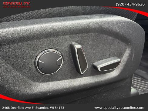Used 2017 Ford Explorer XLT w/ Equipment Group 201A AWD/4WD image 45