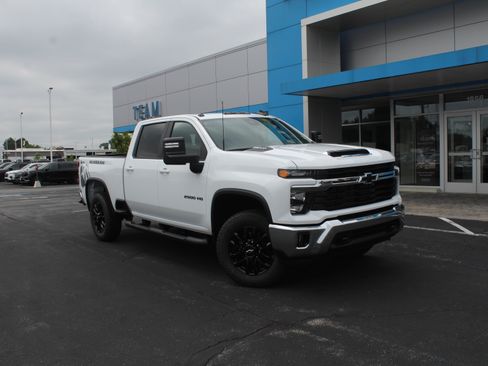 New 2026 Chevrolet Silverado 2500 LT AWD/4WD image 2