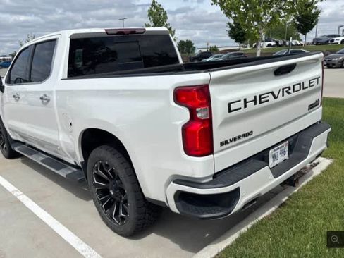Used 2023 Chevrolet Silverado 1500 High Country w/ High Country Premium Package AWD/4WD image 6