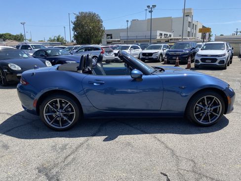 Used 2019 MAZDA MX-5 Miata Grand Touring w/ GT-S Package RWD image 9