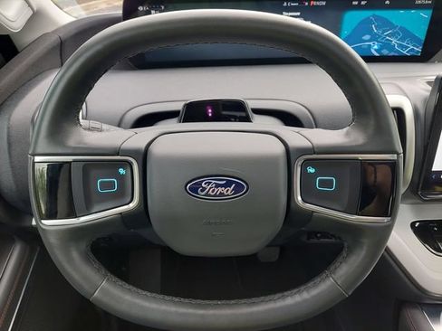 Used 2025 Ford Expedition Max Active AWD/4WD image 37