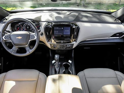 Used 2023 Chevrolet Traverse Premier image 5