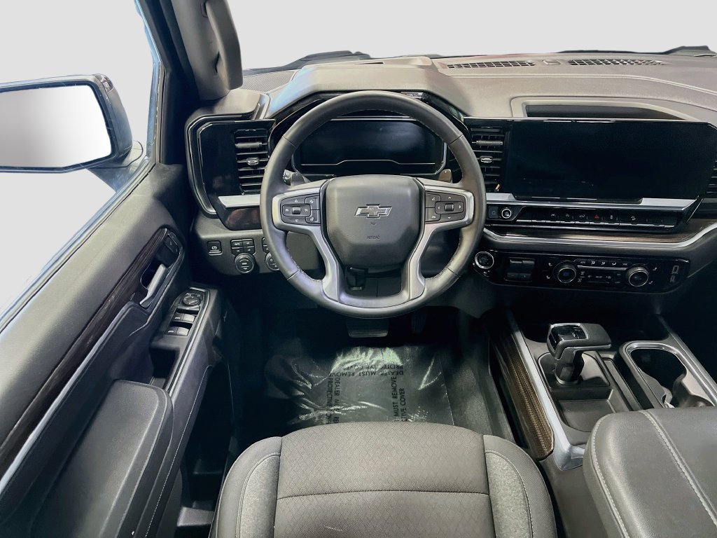 Used 2025 Chevrolet Silverado 1500 LT Trail Boss w/ Convenience Package II AWD/4WD image 24