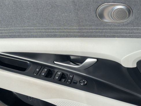 Used 2024 Hyundai Elantra Limited image 22