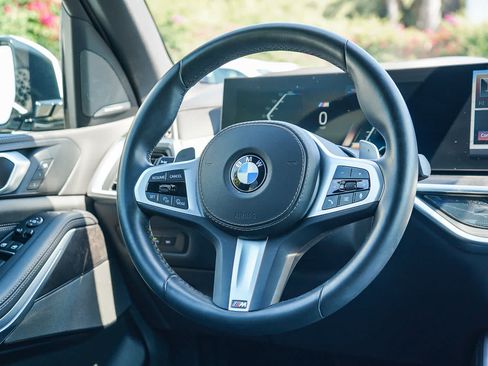 Used 2026 BMW X5 sDrive40i w/ M Sport Package RWD image 15