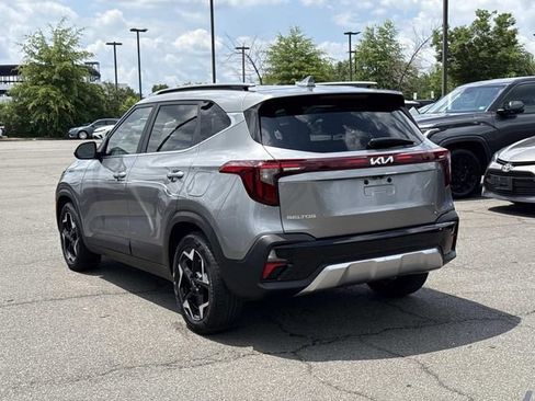 Used 2024 Kia Seltos EX FWD image 4