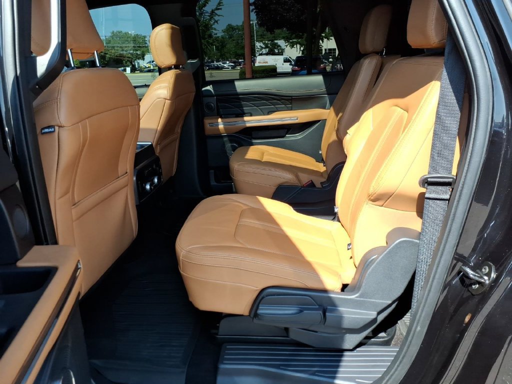 Used 2023 Ford Expedition Max Platinum AWD/4WD image 10