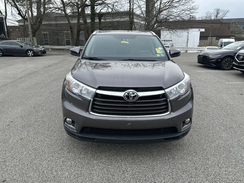 Used 2015 Toyota Highlander Limited image 3