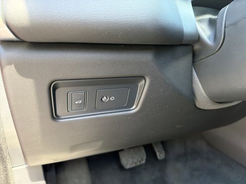 Used 2023 Jaguar F-PACE S image 18