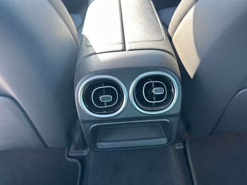 Used 2024 Mercedes-Benz C 300 C 300 image 23