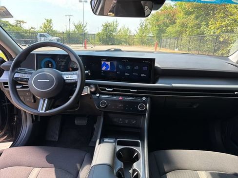 Used 2025 Hyundai Sonata SEL FWD image 15