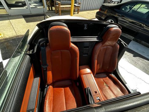 Used 2006 MAZDA MX-5 Miata Grand Touring w/ Premium Pkg RWD image 10