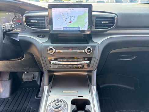 Used 2020 Ford Explorer XLT w/ Equipment Group 202A RWD image 23