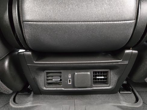 Used 2022 Chevrolet Silverado 1500 LT w/ Safety Package image 33