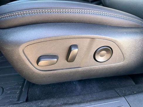 New 2026 Chevrolet Equinox EV LT image 23