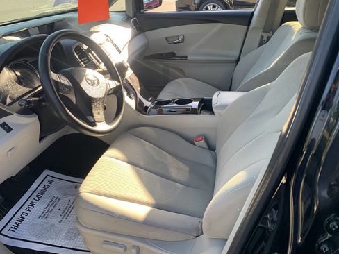 Used 2010 Toyota Venza FWD 4cyl 4dr Crossover image 13